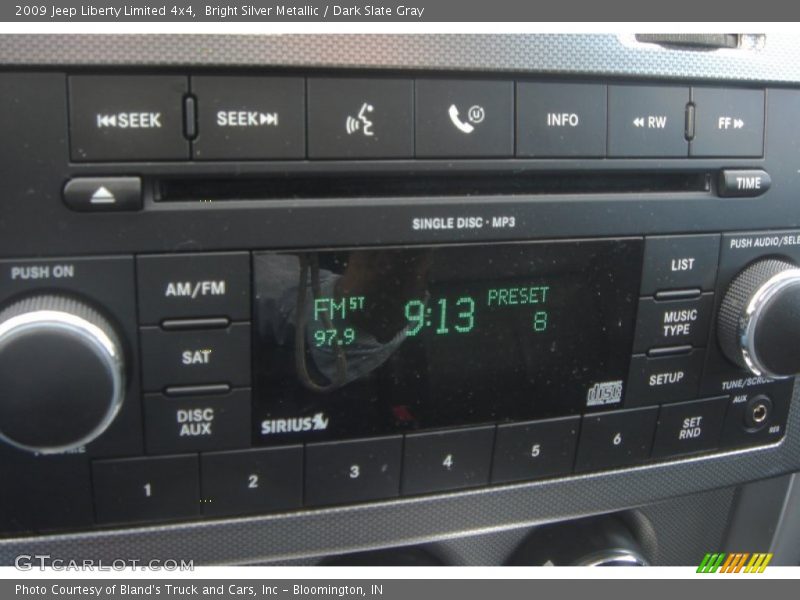 Bright Silver Metallic / Dark Slate Gray 2009 Jeep Liberty Limited 4x4
