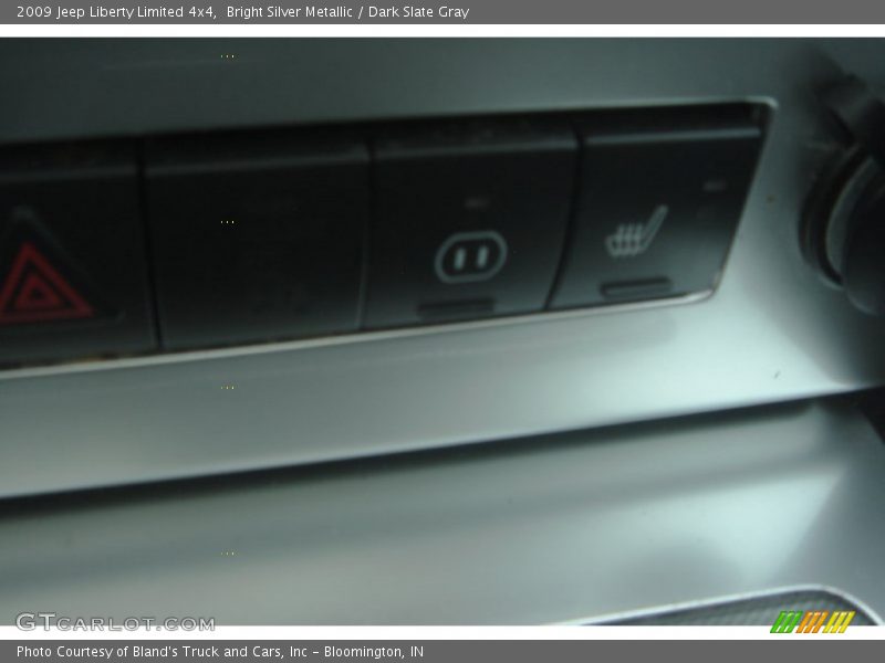 Bright Silver Metallic / Dark Slate Gray 2009 Jeep Liberty Limited 4x4