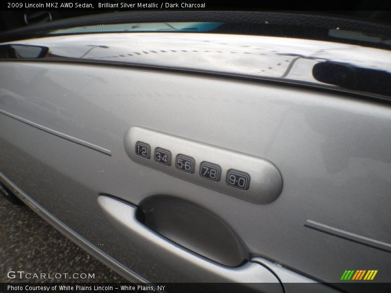 Brilliant Silver Metallic / Dark Charcoal 2009 Lincoln MKZ AWD Sedan