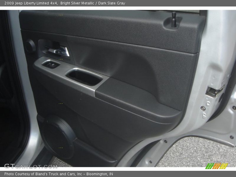Bright Silver Metallic / Dark Slate Gray 2009 Jeep Liberty Limited 4x4