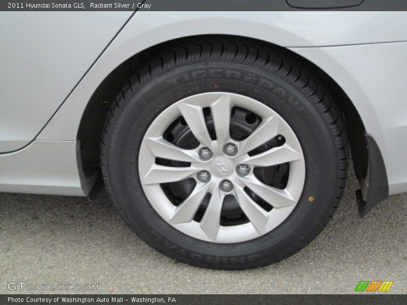 Radiant Silver / Gray 2011 Hyundai Sonata GLS