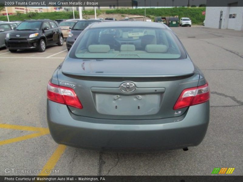 Aloe Green Metallic / Bisque 2009 Toyota Camry LE