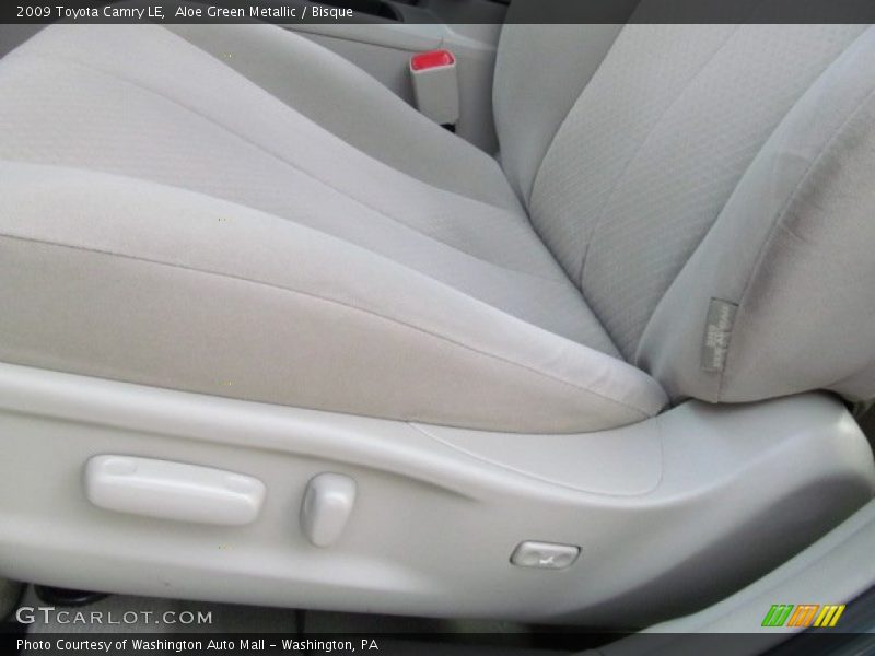 Aloe Green Metallic / Bisque 2009 Toyota Camry LE