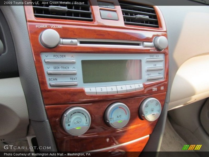 Aloe Green Metallic / Bisque 2009 Toyota Camry LE
