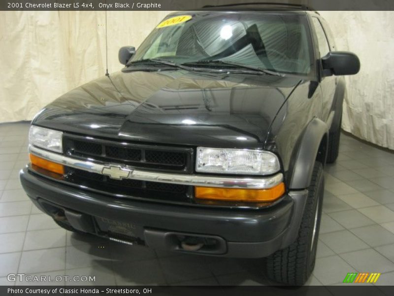 Onyx Black / Graphite 2001 Chevrolet Blazer LS 4x4