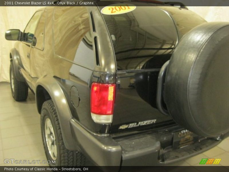 Onyx Black / Graphite 2001 Chevrolet Blazer LS 4x4