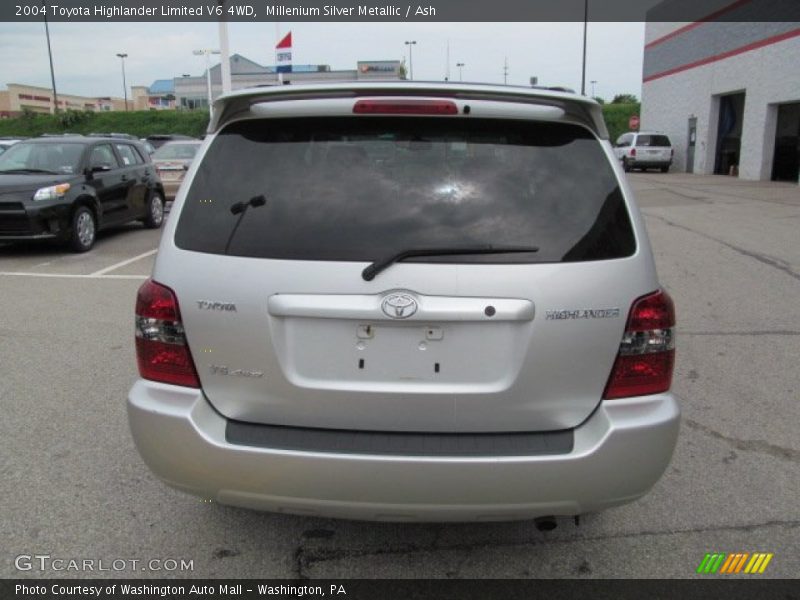 Millenium Silver Metallic / Ash 2004 Toyota Highlander Limited V6 4WD