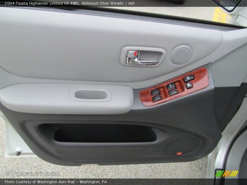 Millenium Silver Metallic / Ash 2004 Toyota Highlander Limited V6 4WD