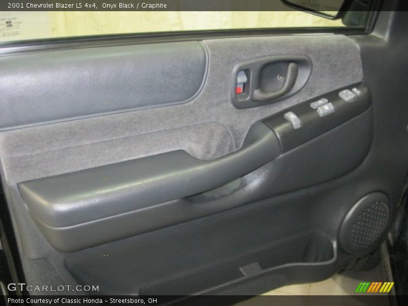 Onyx Black / Graphite 2001 Chevrolet Blazer LS 4x4