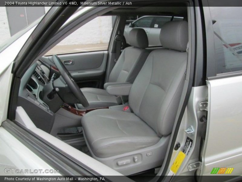 Millenium Silver Metallic / Ash 2004 Toyota Highlander Limited V6 4WD