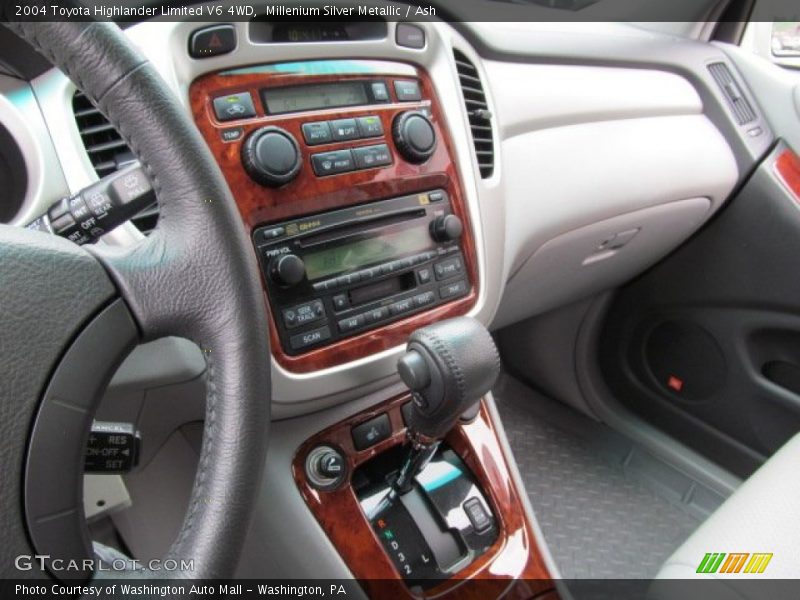 Millenium Silver Metallic / Ash 2004 Toyota Highlander Limited V6 4WD