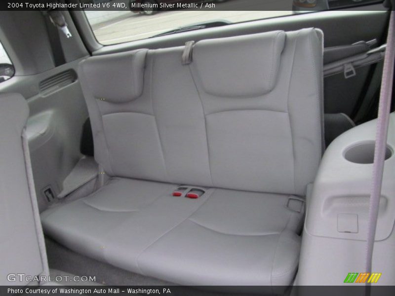 Millenium Silver Metallic / Ash 2004 Toyota Highlander Limited V6 4WD