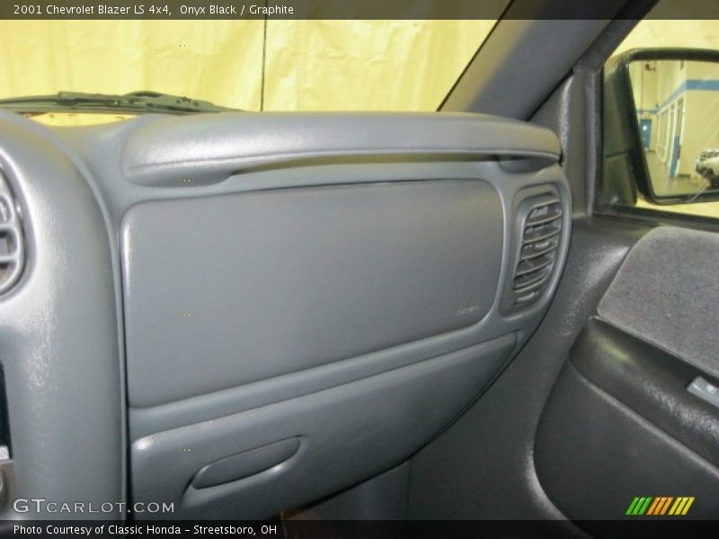 Onyx Black / Graphite 2001 Chevrolet Blazer LS 4x4
