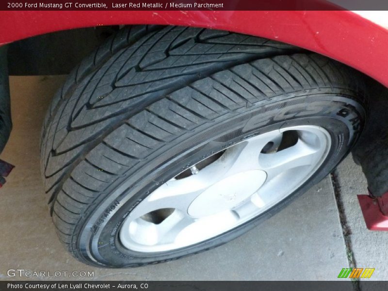 Laser Red Metallic / Medium Parchment 2000 Ford Mustang GT Convertible