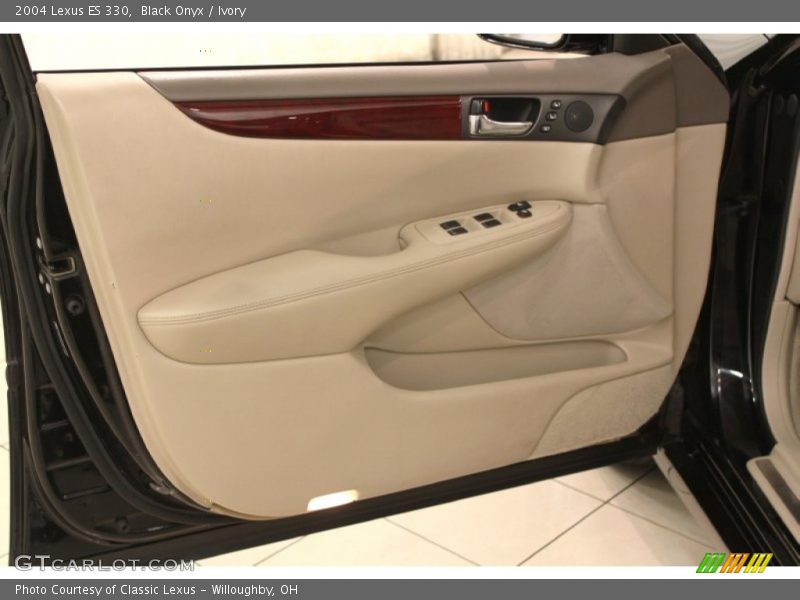 Black Onyx / Ivory 2004 Lexus ES 330