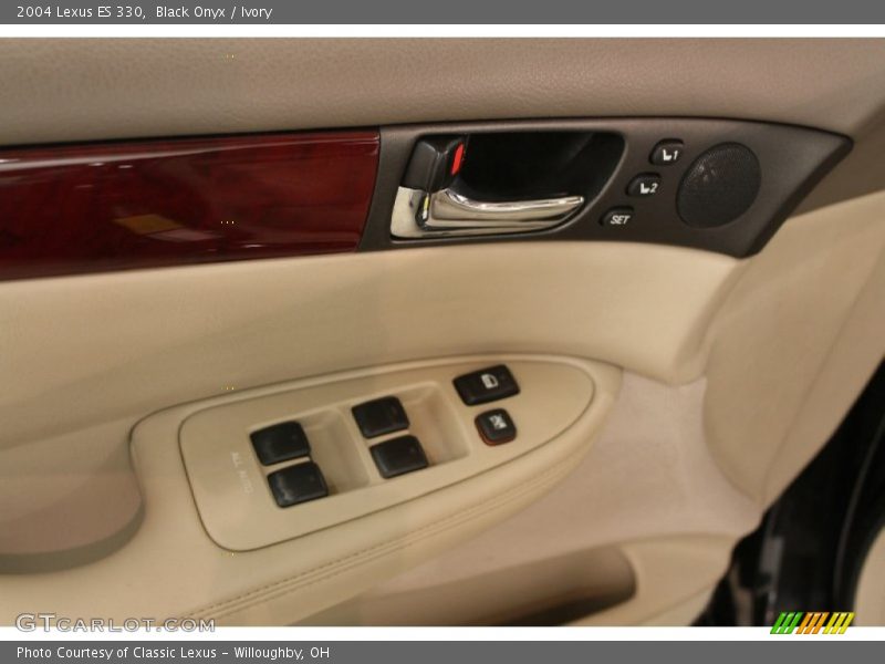 Black Onyx / Ivory 2004 Lexus ES 330