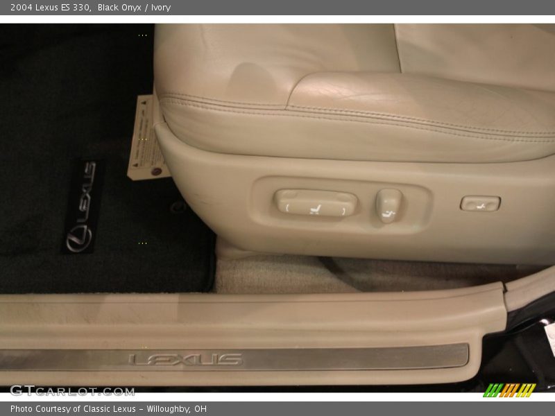Black Onyx / Ivory 2004 Lexus ES 330