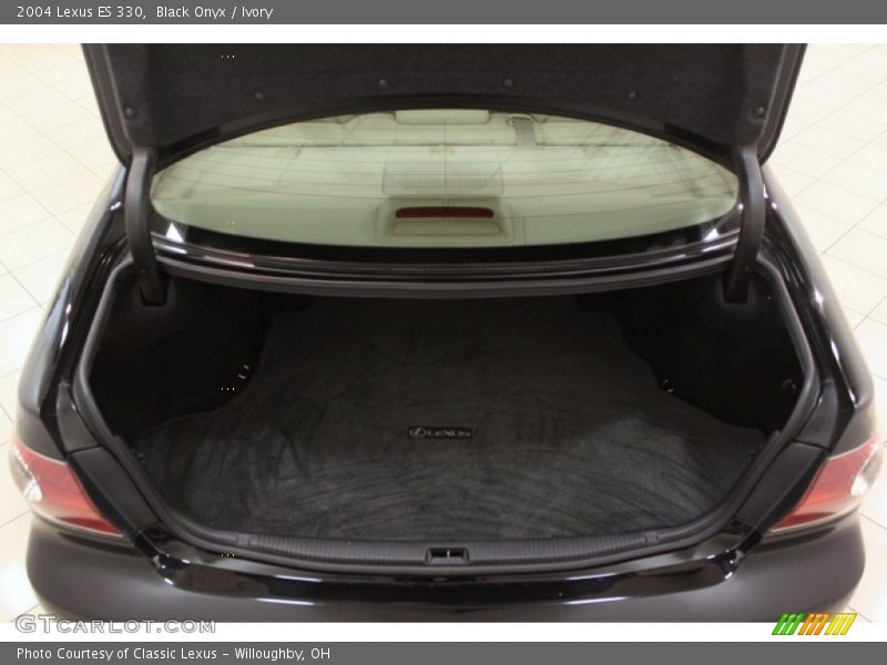Black Onyx / Ivory 2004 Lexus ES 330
