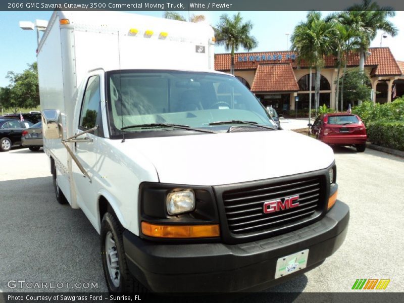 White / Pewter 2006 GMC Savana Cutaway 3500 Commercial Moving Truck