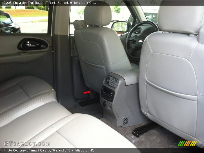 Summit White / Light Gray 2005 Chevrolet TrailBlazer LT 4x4