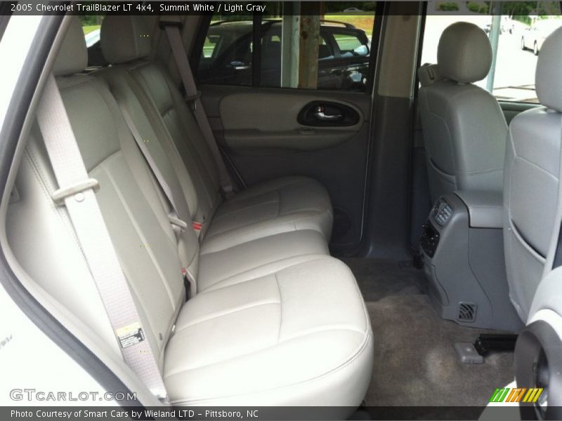 Summit White / Light Gray 2005 Chevrolet TrailBlazer LT 4x4