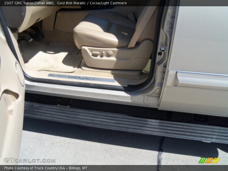 Gold Mist Metallic / Cocoa/Light Cashmere 2007 GMC Yukon Denali AWD