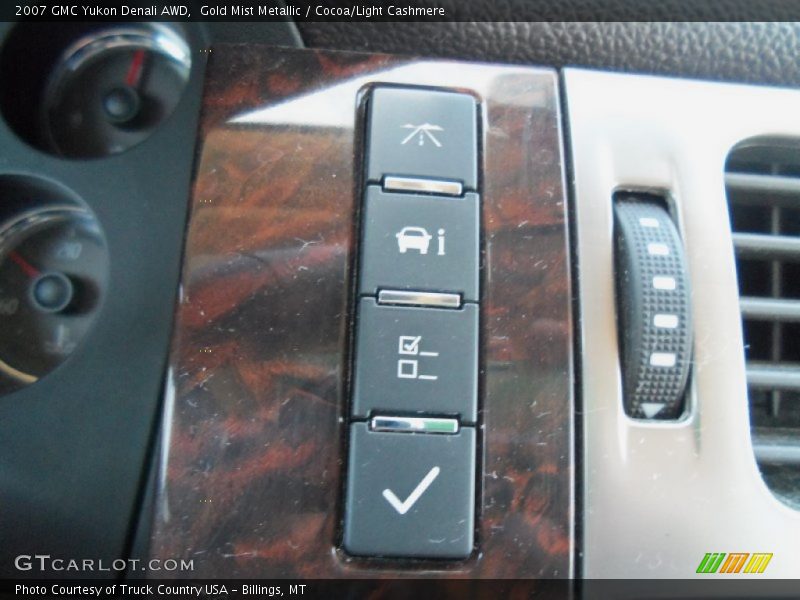 Gold Mist Metallic / Cocoa/Light Cashmere 2007 GMC Yukon Denali AWD