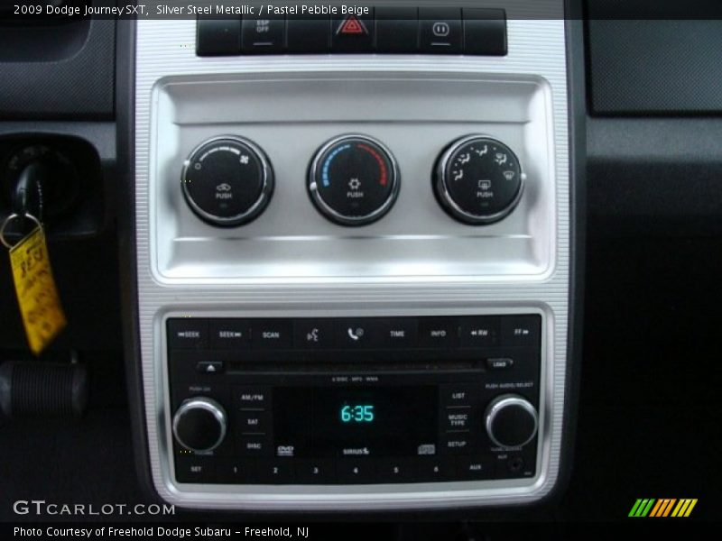 Silver Steel Metallic / Pastel Pebble Beige 2009 Dodge Journey SXT
