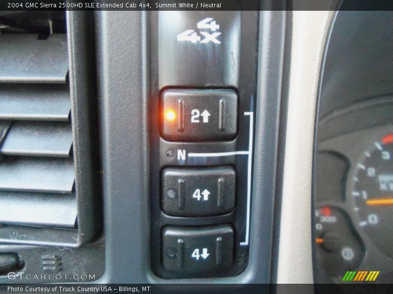 Controls of 2004 Sierra 2500HD SLE Extended Cab 4x4