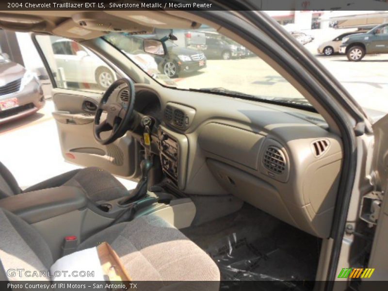 Silverstone Metallic / Medium Pewter 2004 Chevrolet TrailBlazer EXT LS
