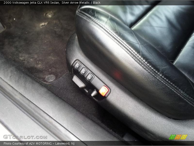 Silver Arrow Metallic / Black 2000 Volkswagen Jetta GLX VR6 Sedan