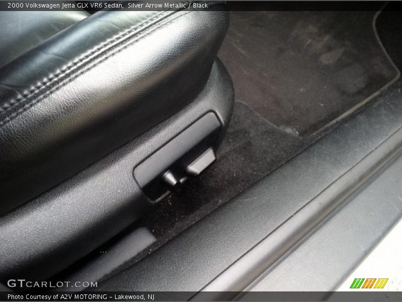 Silver Arrow Metallic / Black 2000 Volkswagen Jetta GLX VR6 Sedan