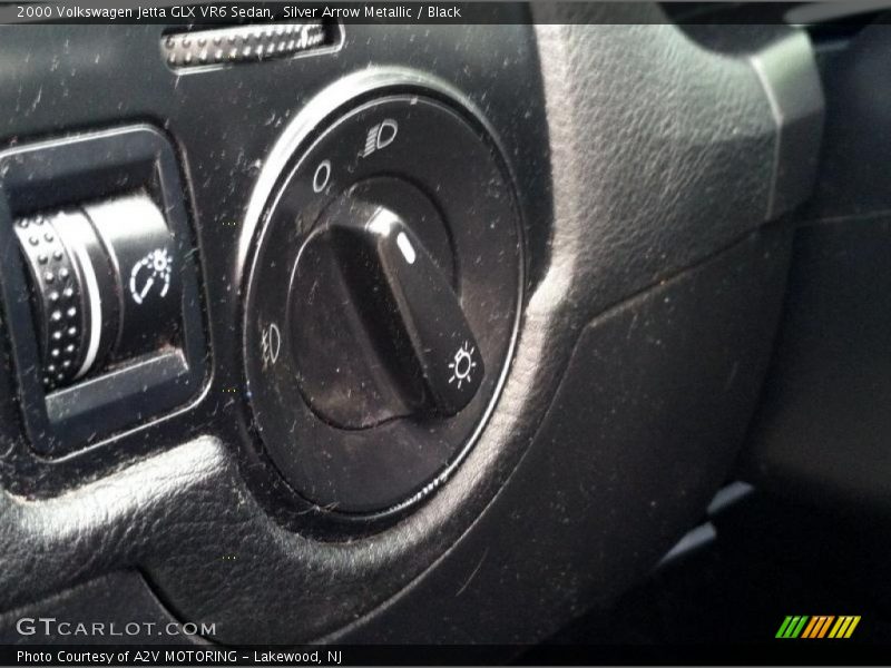 Silver Arrow Metallic / Black 2000 Volkswagen Jetta GLX VR6 Sedan