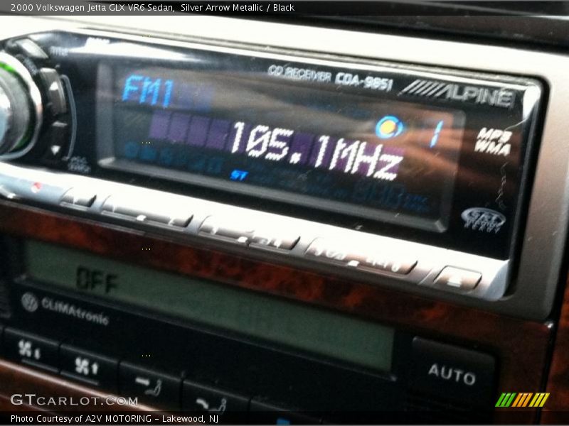 Silver Arrow Metallic / Black 2000 Volkswagen Jetta GLX VR6 Sedan