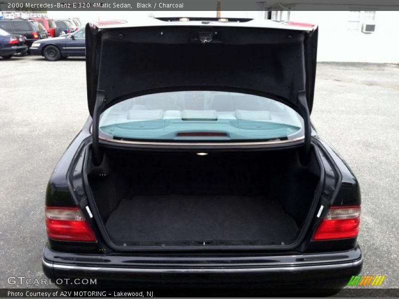 Black / Charcoal 2000 Mercedes-Benz E 320 4Matic Sedan