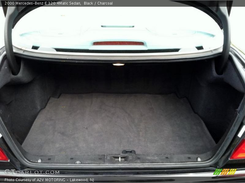 Black / Charcoal 2000 Mercedes-Benz E 320 4Matic Sedan