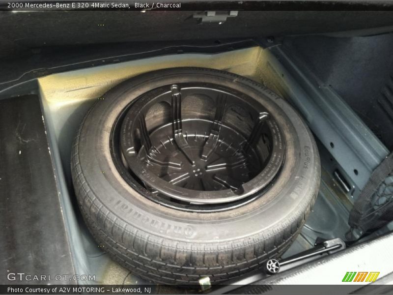 Black / Charcoal 2000 Mercedes-Benz E 320 4Matic Sedan
