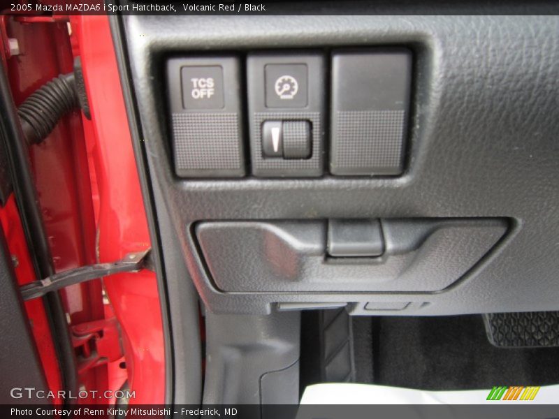 Volcanic Red / Black 2005 Mazda MAZDA6 i Sport Hatchback