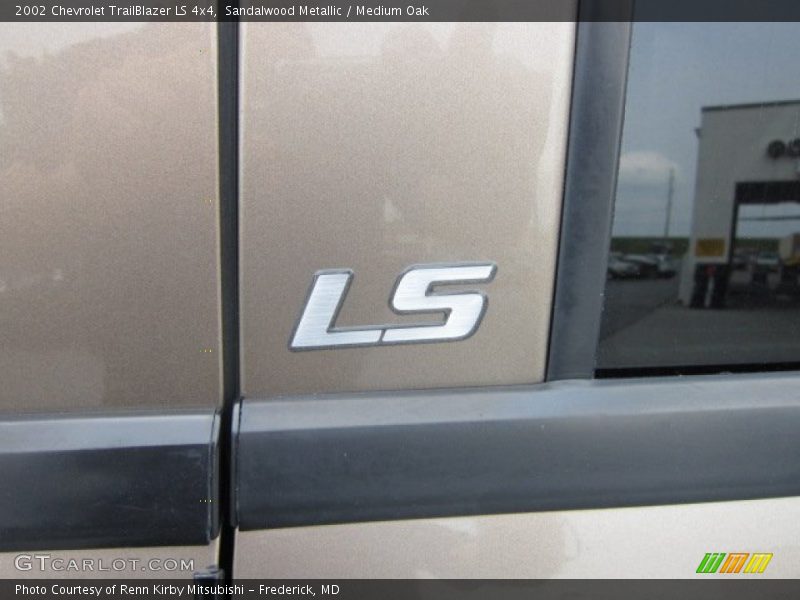 Sandalwood Metallic / Medium Oak 2002 Chevrolet TrailBlazer LS 4x4