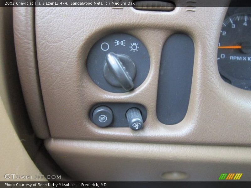 Sandalwood Metallic / Medium Oak 2002 Chevrolet TrailBlazer LS 4x4