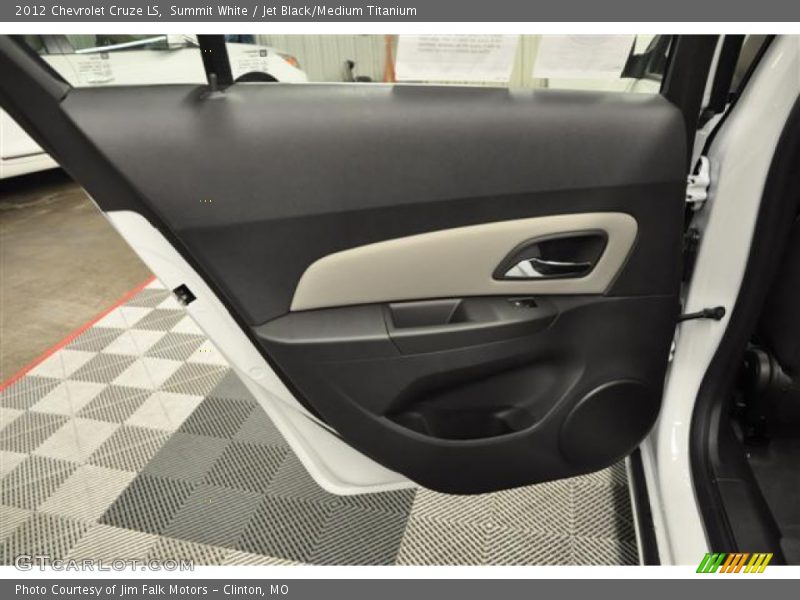 Summit White / Jet Black/Medium Titanium 2012 Chevrolet Cruze LS
