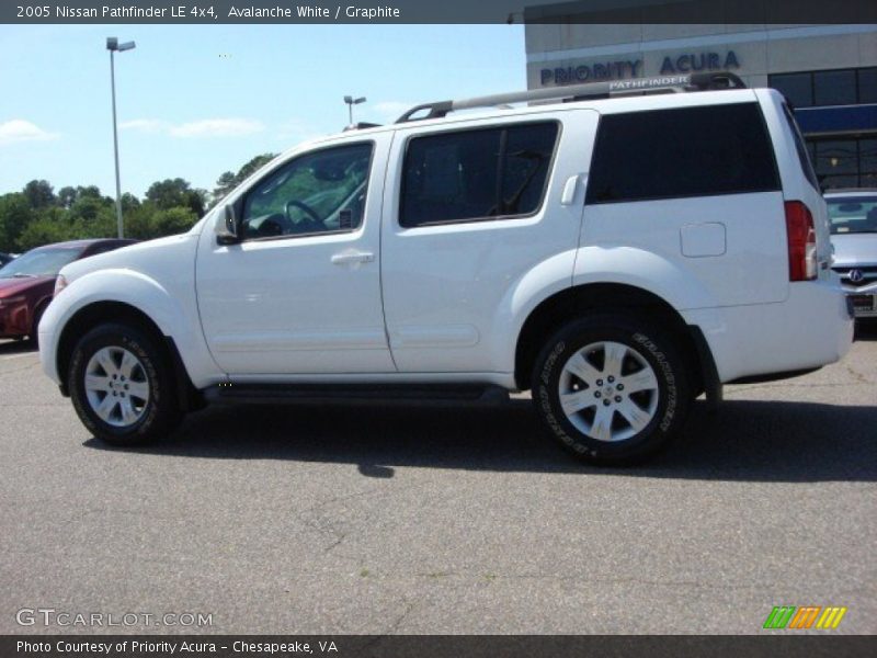 Avalanche White / Graphite 2005 Nissan Pathfinder LE 4x4