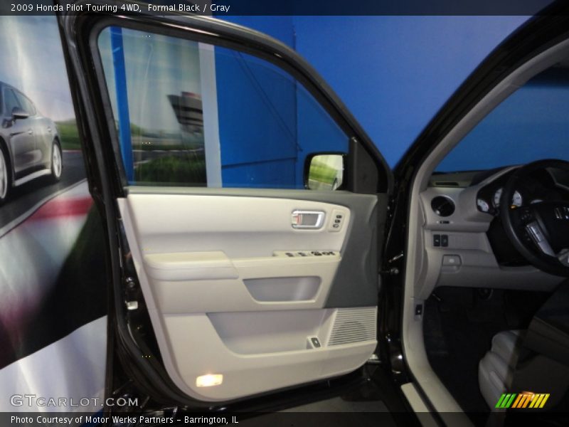 Formal Black / Gray 2009 Honda Pilot Touring 4WD