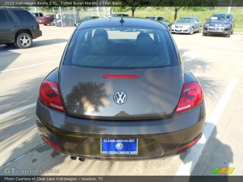 Toffee Brown Metallic / Titan Black 2012 Volkswagen Beetle 2.5L