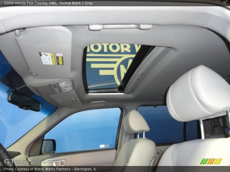 Formal Black / Gray 2009 Honda Pilot Touring 4WD