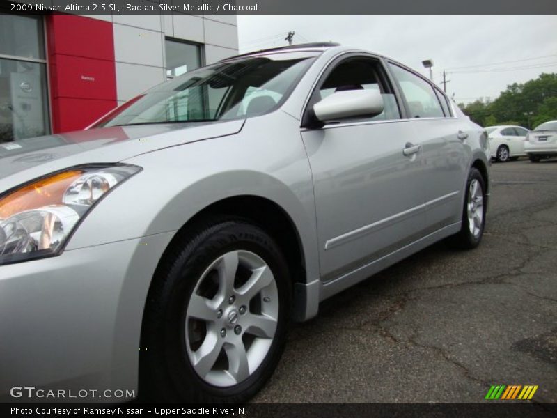 Radiant Silver Metallic / Charcoal 2009 Nissan Altima 2.5 SL