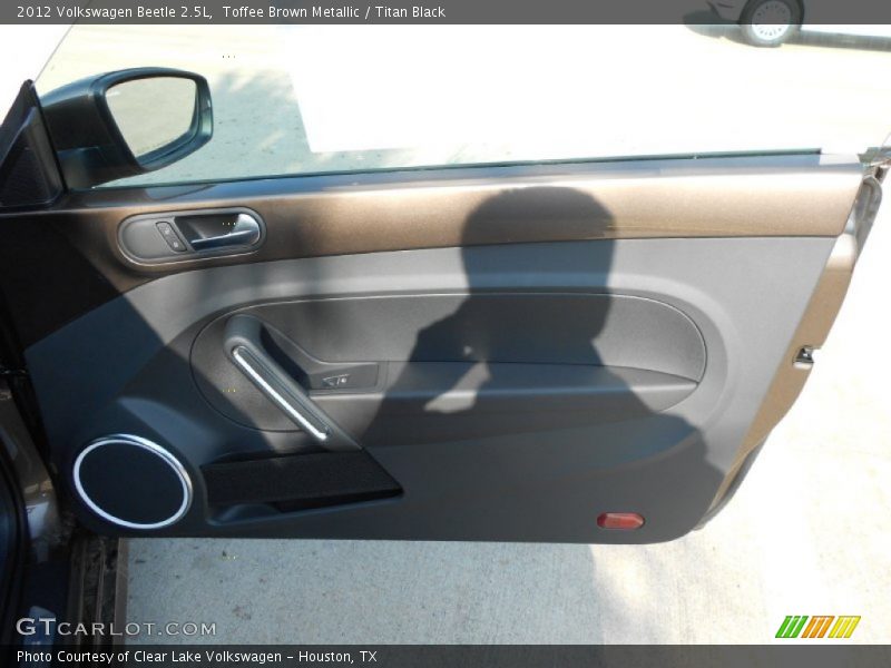 Toffee Brown Metallic / Titan Black 2012 Volkswagen Beetle 2.5L