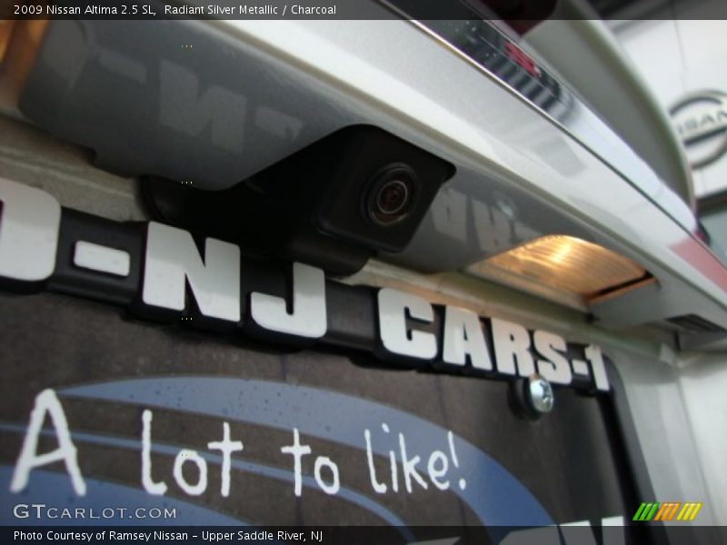 Radiant Silver Metallic / Charcoal 2009 Nissan Altima 2.5 SL