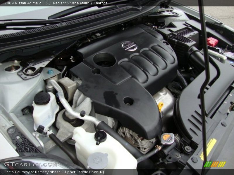 Radiant Silver Metallic / Charcoal 2009 Nissan Altima 2.5 SL