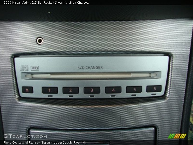 Radiant Silver Metallic / Charcoal 2009 Nissan Altima 2.5 SL